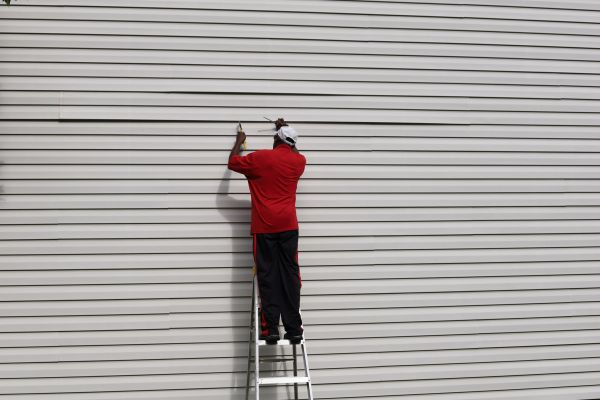 Siding Reattachment in Oakland