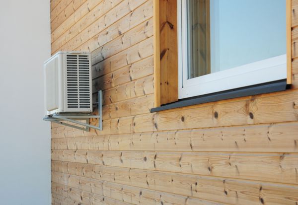 Cost of Pine Wood Siding Installation in Oakland