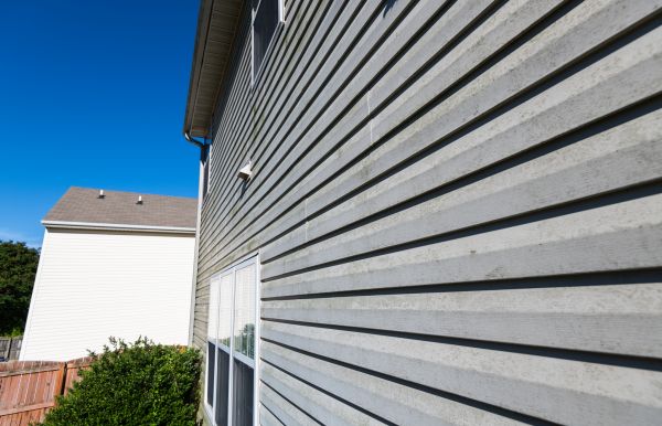 Vinyl Siding Panel Replacement in Oakland